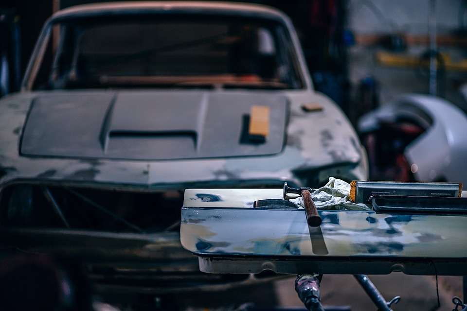 Peníze na opravu automobilu