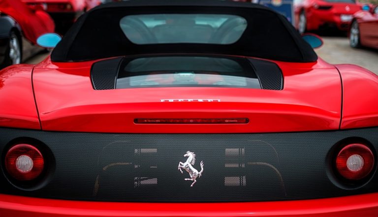Nejdražší vozy automobilky Ferrari. Dokázali byste si na ně našetřit?